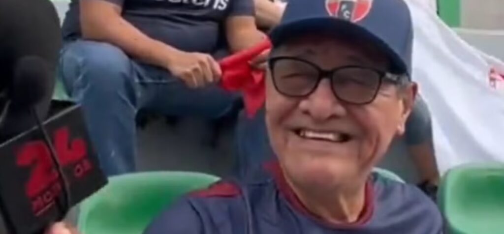 VIDEO: «Gracias a la pensión de AMLO”: Señor se vuelve viral por comprar la nueva camiseta del Atlante