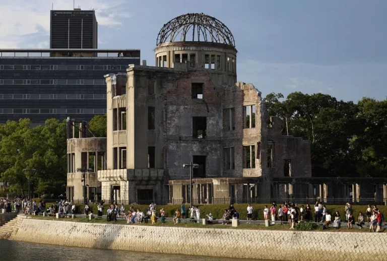 A ochenta años del bombardeo atómico, líderes mundiales instan al desarme nuclear