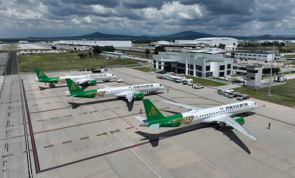 Sheinbaum celebra llegada al AIFA de tercer avión para Mexicana