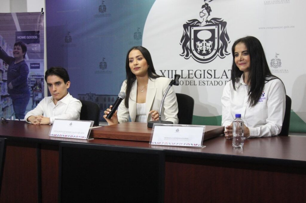 Diputada Alondra Fausto impulsa iniciativa del «Escalón Universal» en Jalisco