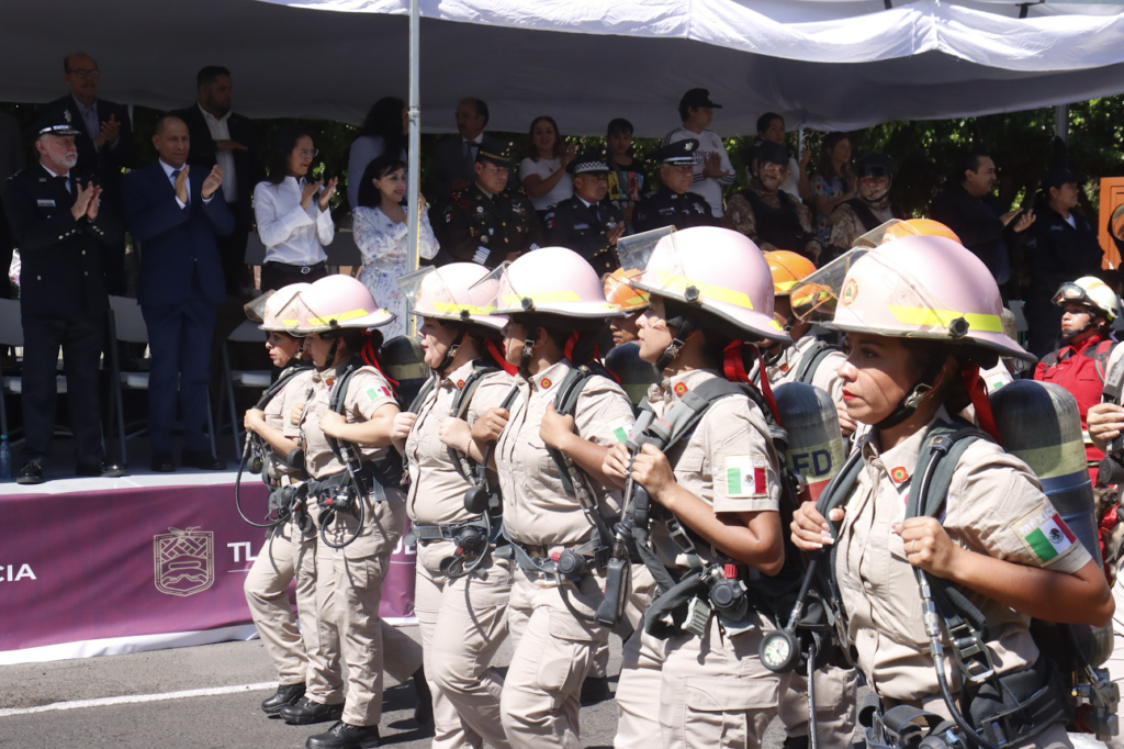 Colorido y emotivo desfile en Tlaquepaque por el 215 Aniversario del Inicio de la Independencia