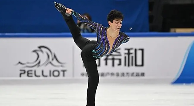 Donovan Carrillo deslumbra en Beijing y acaricia su pase a los Olímpicos de Invierno 2026