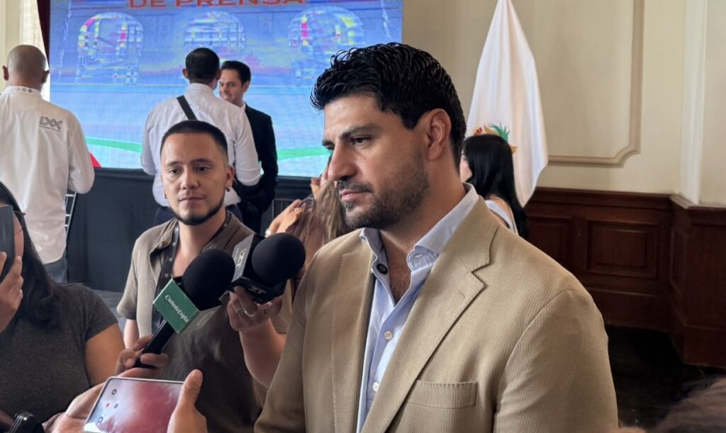 Martín Vivanco exige acatar sentencia que ordena presupuesto LGBT en Durango