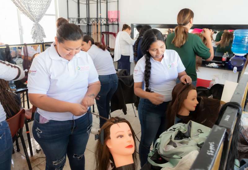 En Nayarit impulsamos empleos seguros, capacitación y apoyo para quienes deciden emprender.