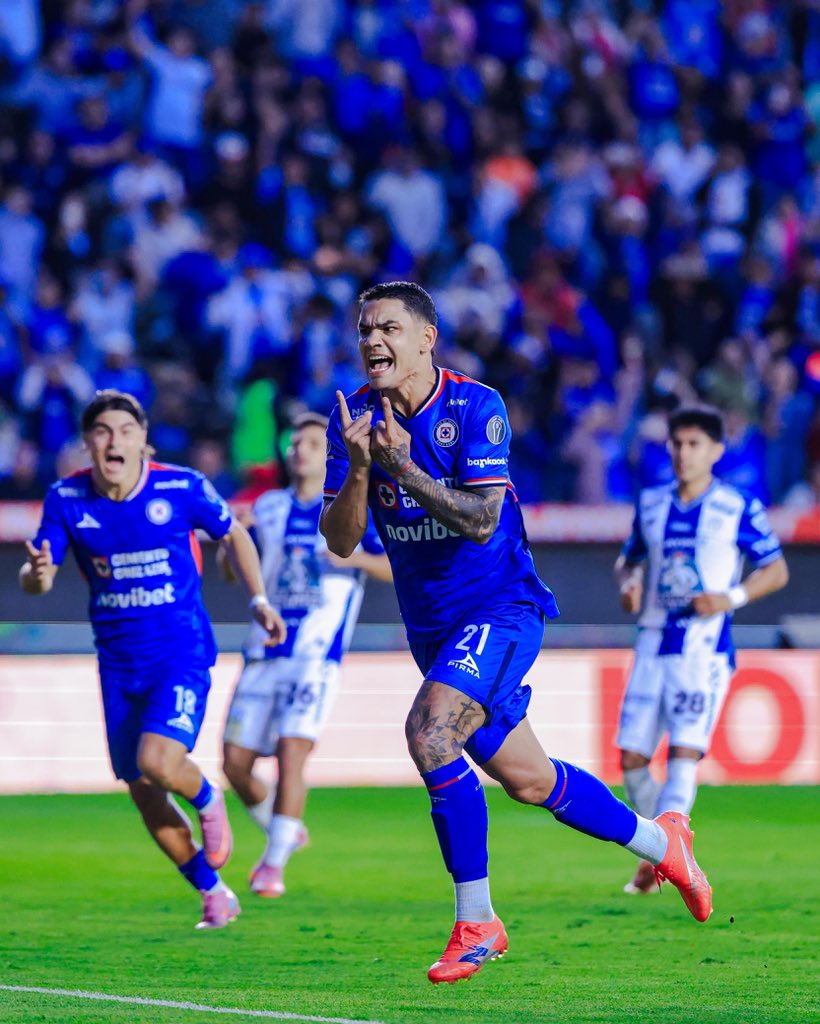 Con polemica incluida, Cruz Azul suma sexto triunfo al hilo.