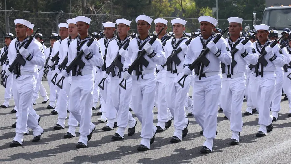 Más de 2 mil efectivos de la Marina participan en desfile 215 Aniversario de la Independencia de México