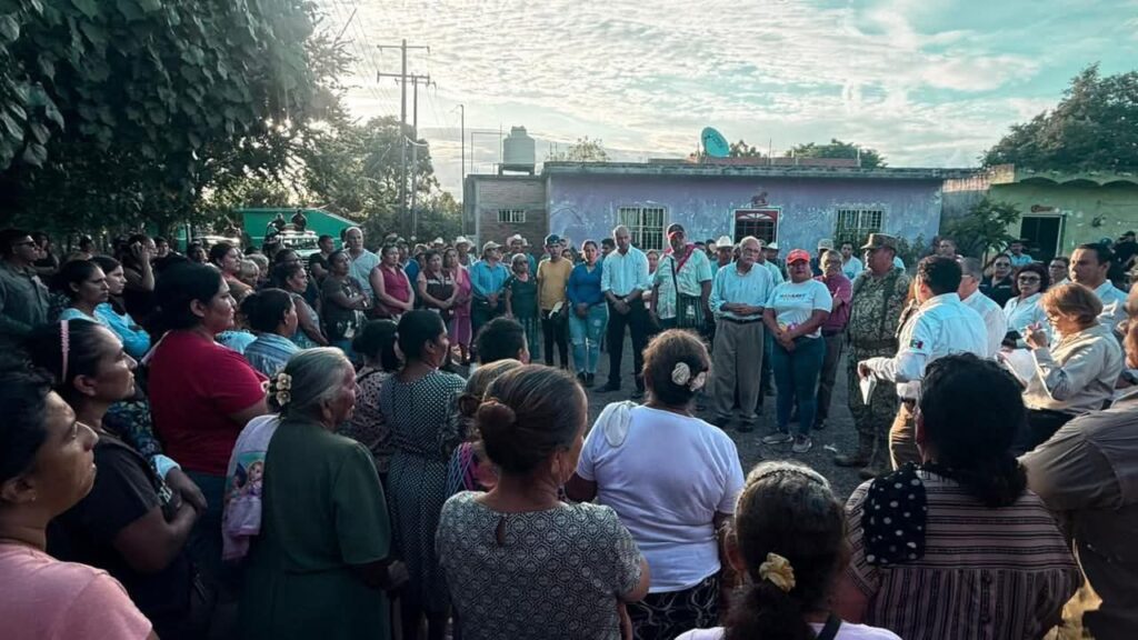 Gobernador Navarro Quintero anuncia acciones de apoyo en Acaponeta