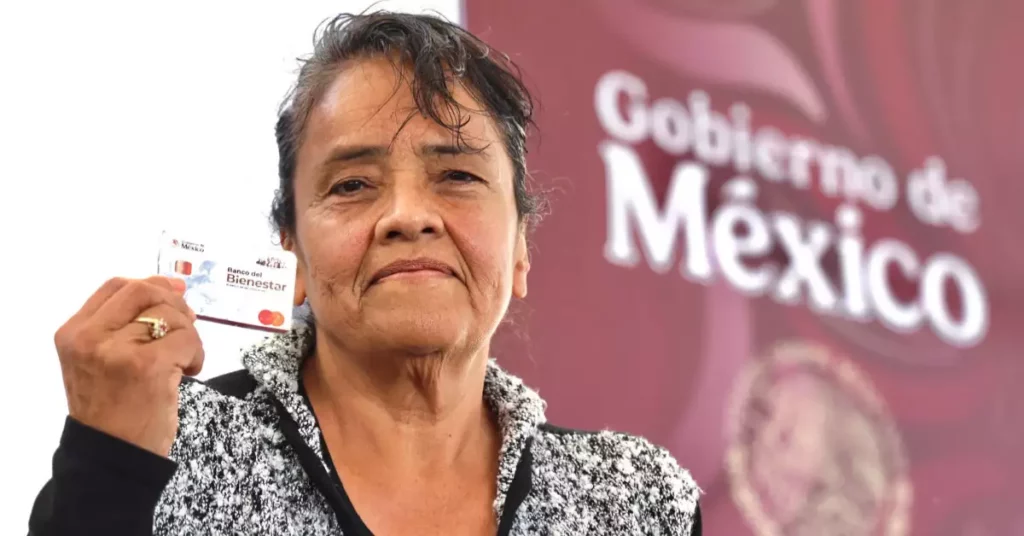 Inicia entrega de tarjetas de la Pensión Mujeres Bienestar: fechas, requisitos y monto
