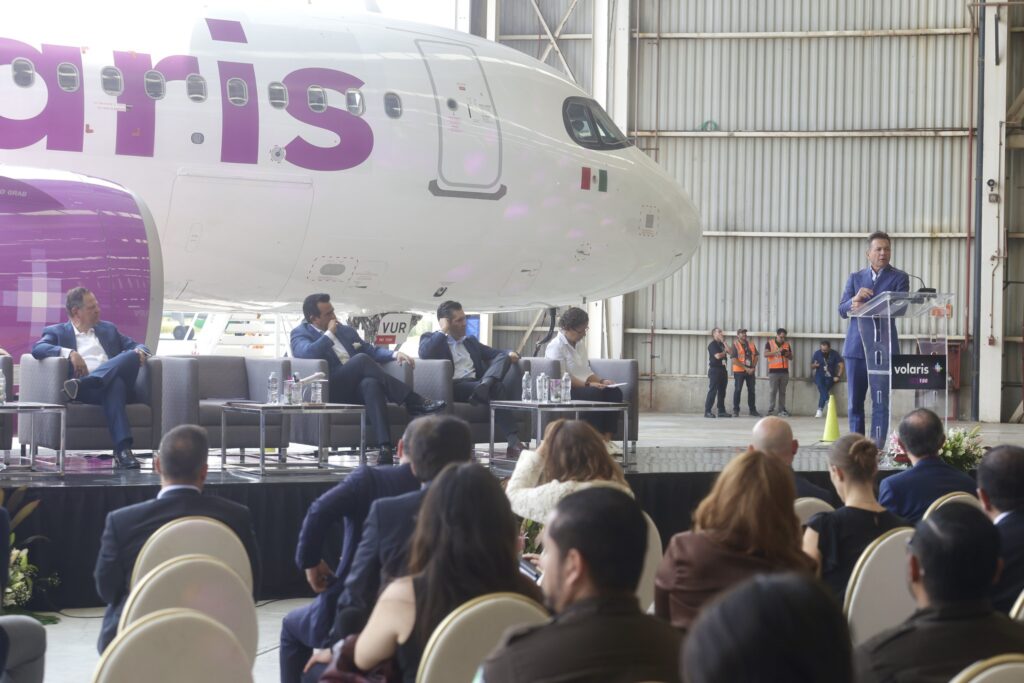 Pablo Lemus anuncia nuevas rutas aéreas de Volaris y celebra incorporación de su avión 150 en Jalisco