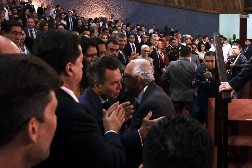 Pablo Lemus acompaña a Miguel Ángel Navarro en su 4º Informe de Gobierno en Nayarit