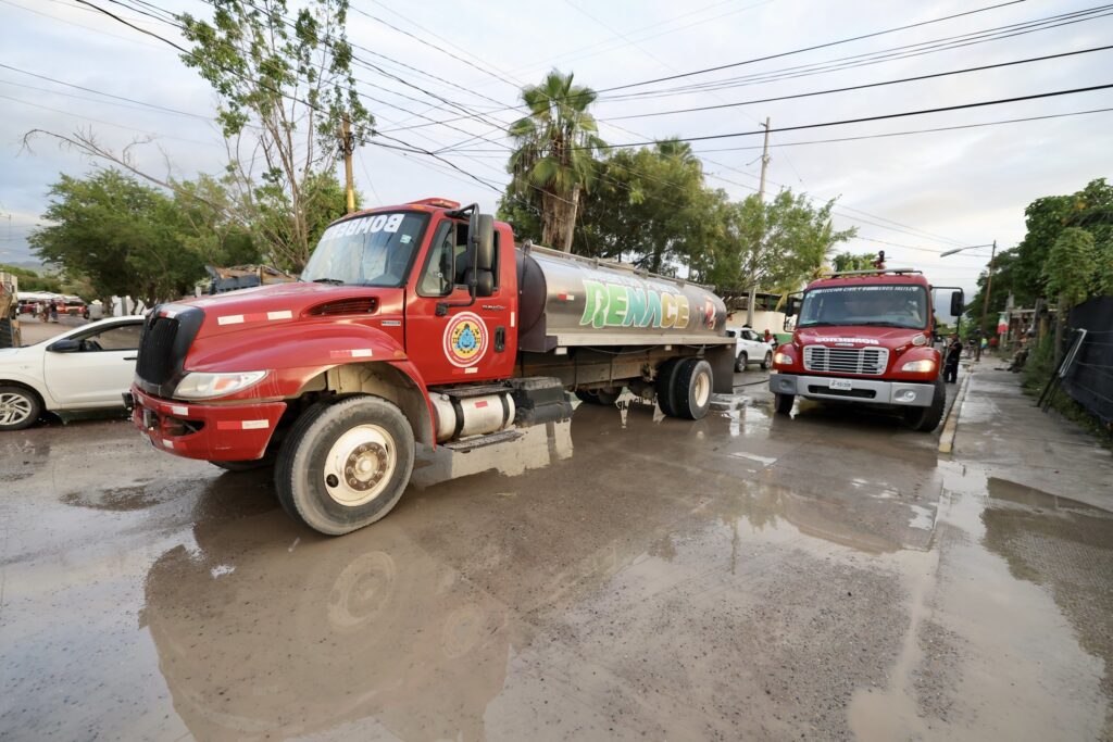 Avanzan labores de saneamiento tras tormenta en Puerto Vallarta