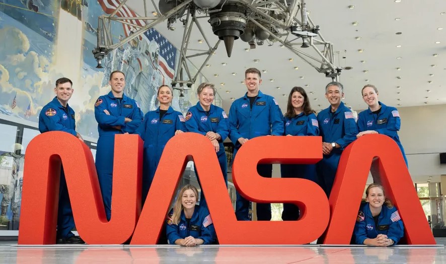 La NASA elige a seis mujeres y cuatro hombres como sus nuevos astronautas