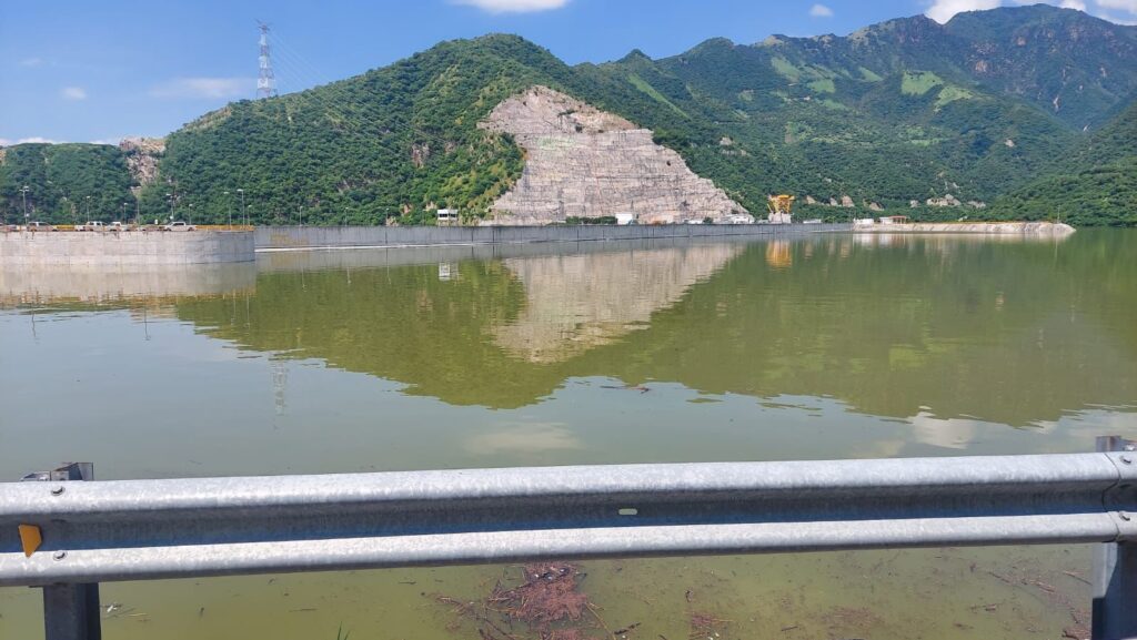 Se inicia desfogue controlado en la presa La Yesca, Nayarit