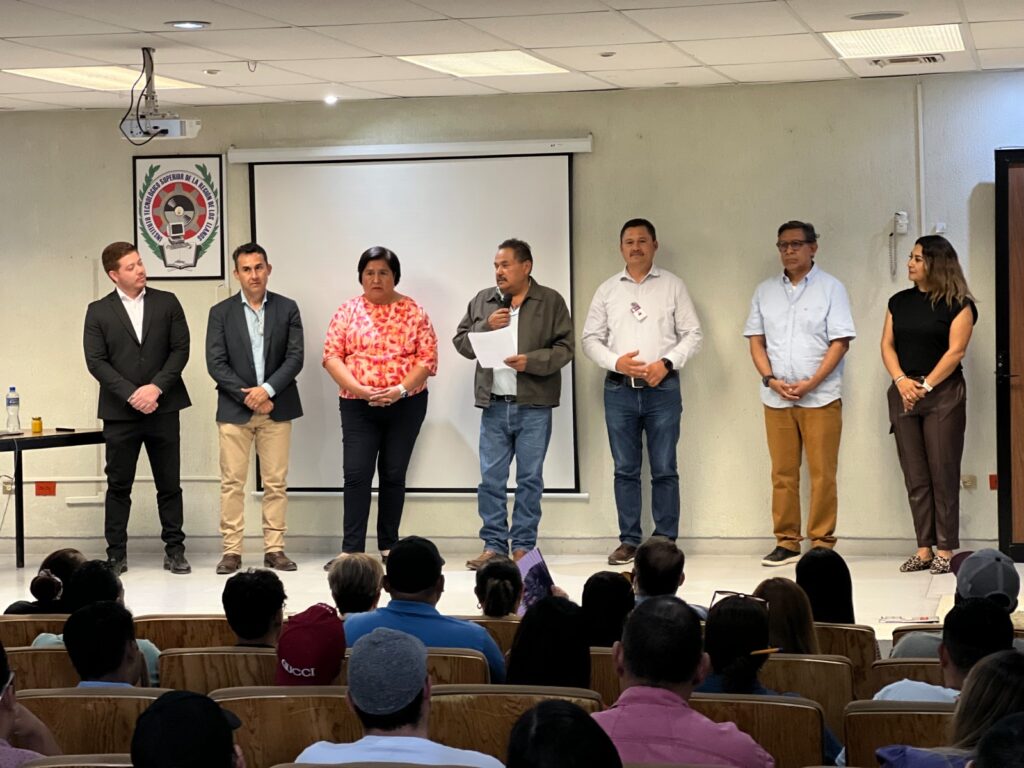 Inicia capacitación “Profesionalizando al Mundo” en Guadalupe Victoria