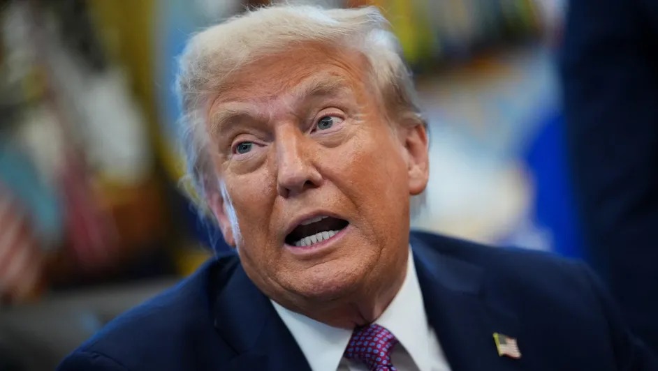 Trump advirtió que aviones venezolanos “serán derribados” si amenazan a fuerzas de EU en el Caribe