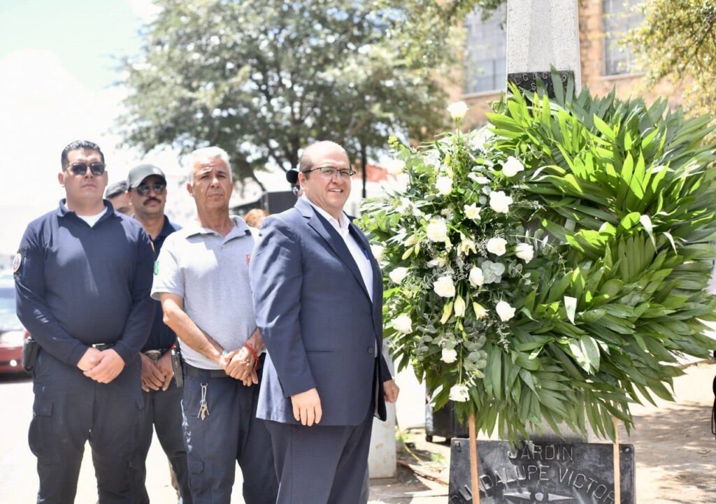 Alcalde Salvador Calderón encabeza guardia de honor en memoria de Jesús Valdez “El Cuadrado”