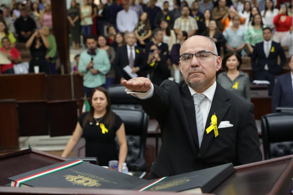 Ratifican a David Enríquez en Congreso de Durango