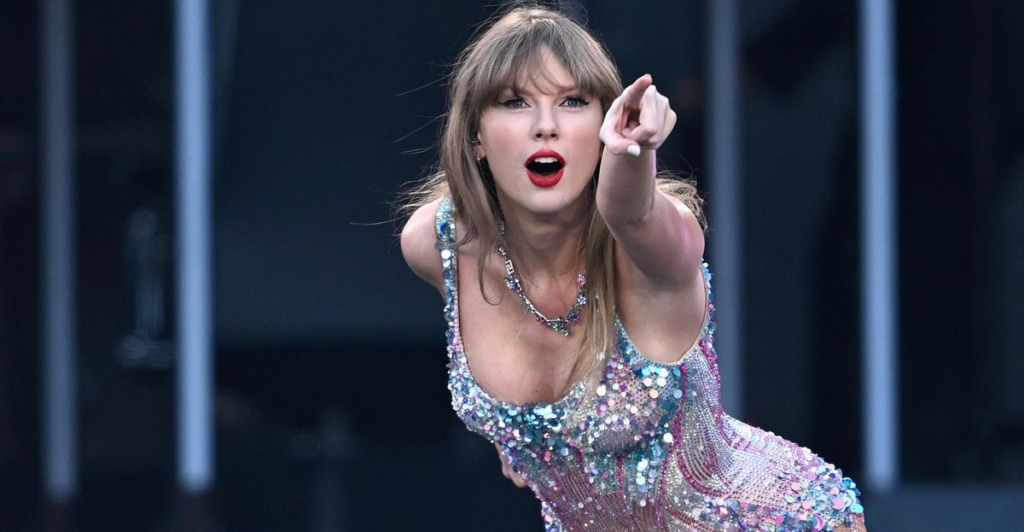 VIDEO: Taylor Swift en controversia tras usar una barrera negra para entrar al partido Chiefs vs. Eagles