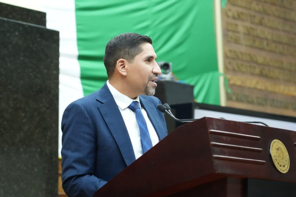 Rocha Amaro propone fortalecer políticas sociales para juventudes en Durango