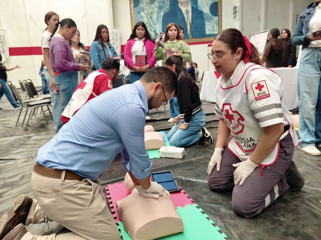 Cruz Roja Mexicana de la Juventud refuerza la prevención en la Feria de la Salud para la Mujer en Guadalupe Victoria