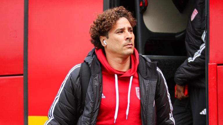 ¡Lo consiguió! Ochoa ya tiene equipo en Europa; en liga completamente desconocida.