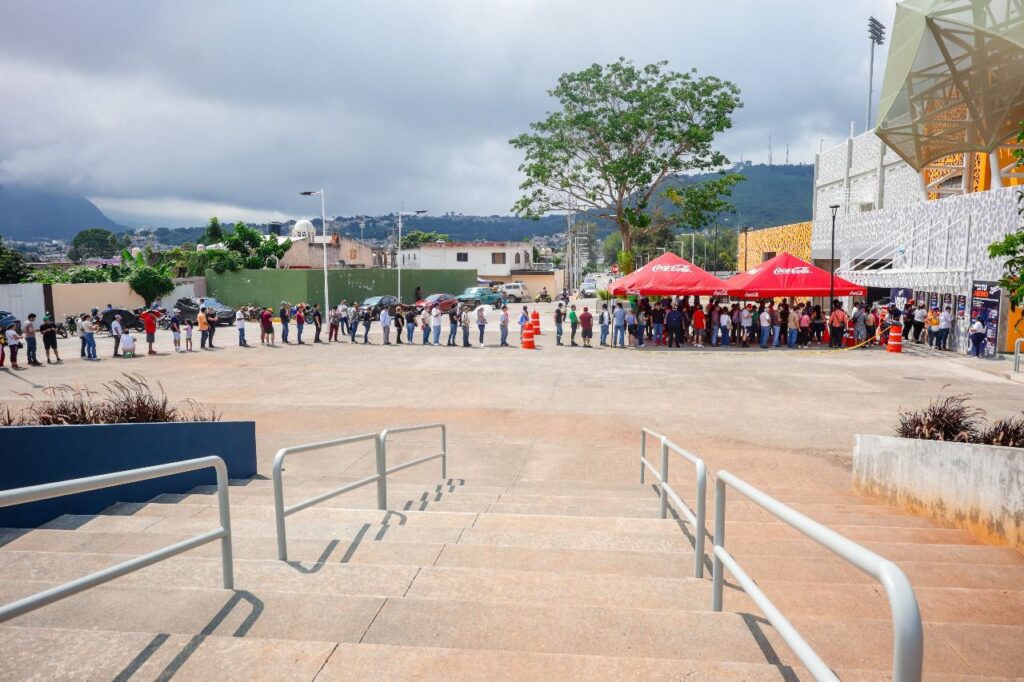 ¡Boletos Vuelan para el Juego Inaugural en el Coloso del Pacífico!