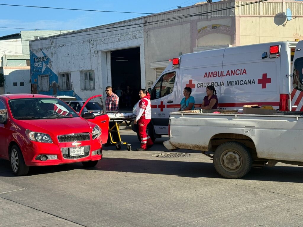 Choque deja a joven lesionada en Independencia y Constitución