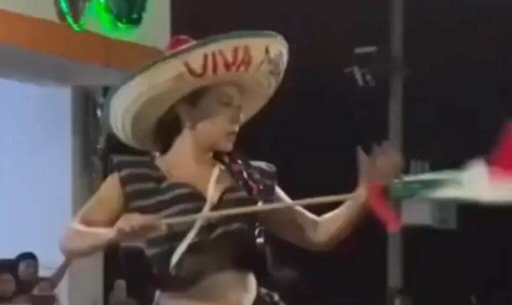 Polémico show de edecanes en la ceremonia del 15 de septiembre en Chiapas