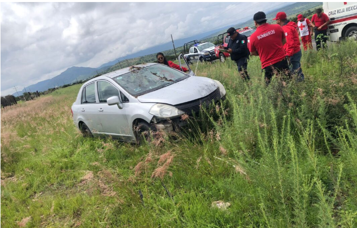 Enfermera resulta lesionada tras derrapar en la «Carretera de la Muerte»