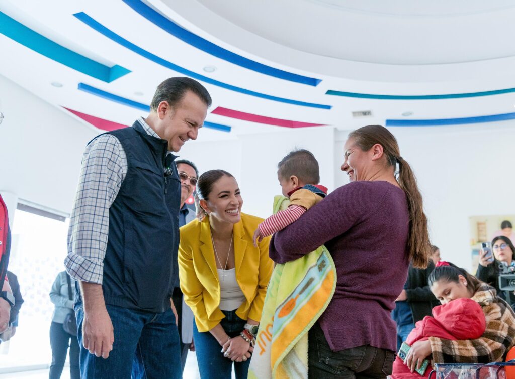 Esteban y Marisol transforman vidas con apoyos gratuitos para miles de familias de Durango