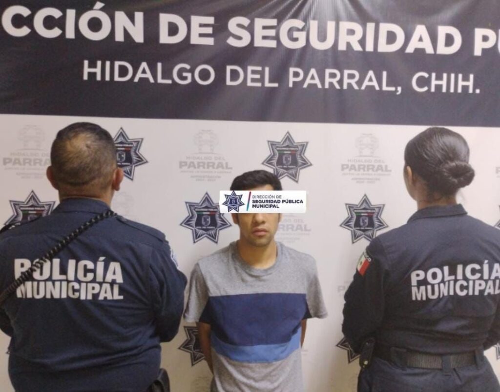 Detienen a hombre por presunta violencia en contra de su madre y esposa, las golpeo
