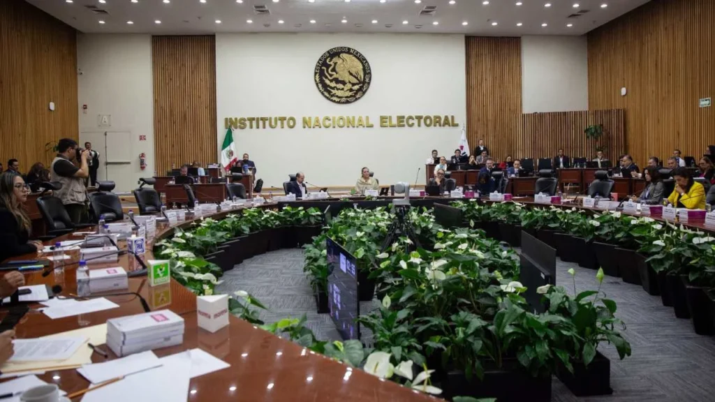 INE aprueba estrategia de transformación digital con credencial virtual y voto electrónico