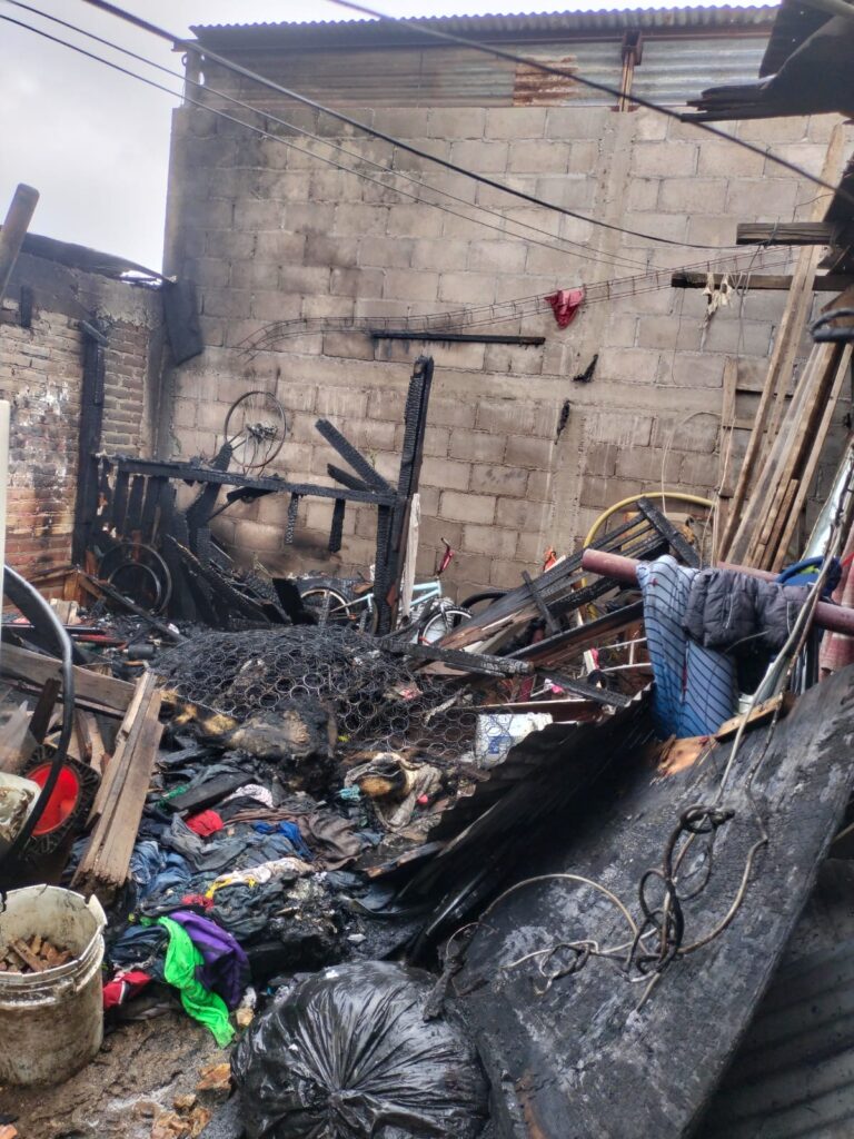 Incendio en vivienda de la calle Frontera Ojinaga deja pérdidas materiales