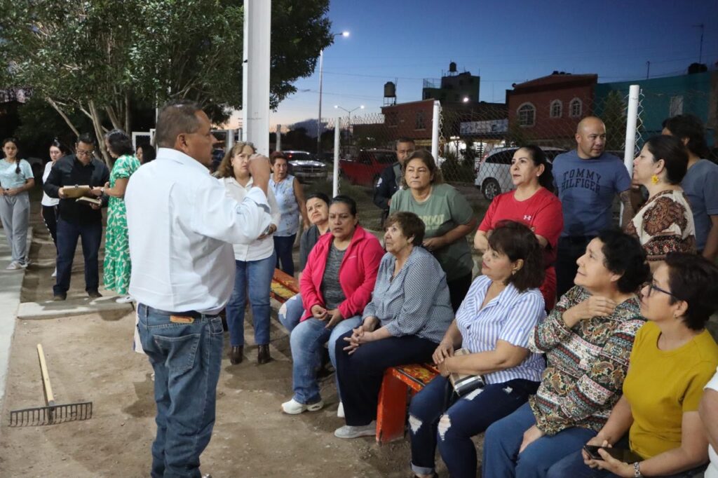 Alcalde de Guadalupe Victoria se reúne con vecinos del Barrio Mi Ranchito