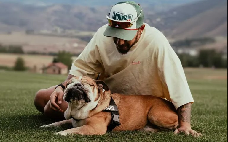 Murió Roscoe, el bulldog de Lewis Hamilton