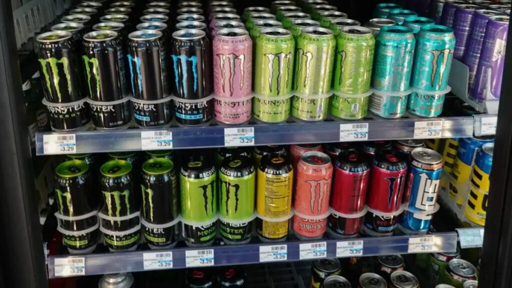 Diputados aprueban prohibir la venta de bebidas energéticas a menores de edad