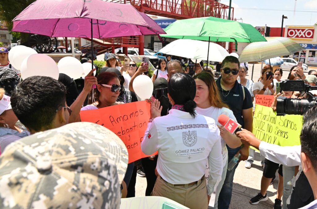 Alcaldesa de Gómez Palacio respalda a familia de Sebastián y exige justicia por homicidio en panadería