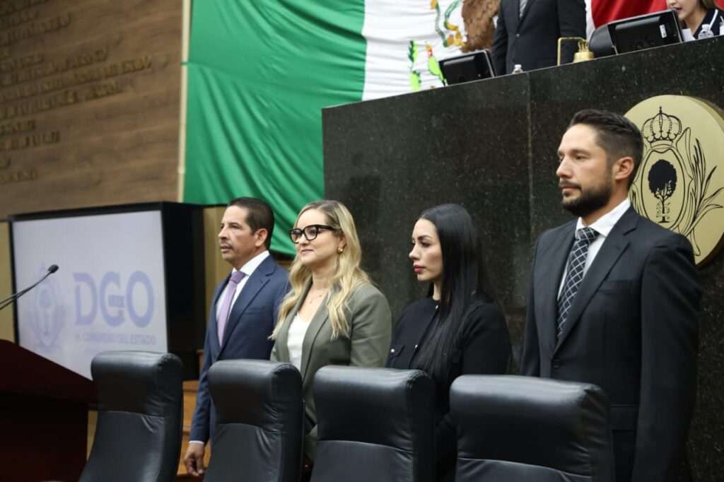 Secretarios de desarrollo, turismo, trabajo y campo responden a diputados en Durango
