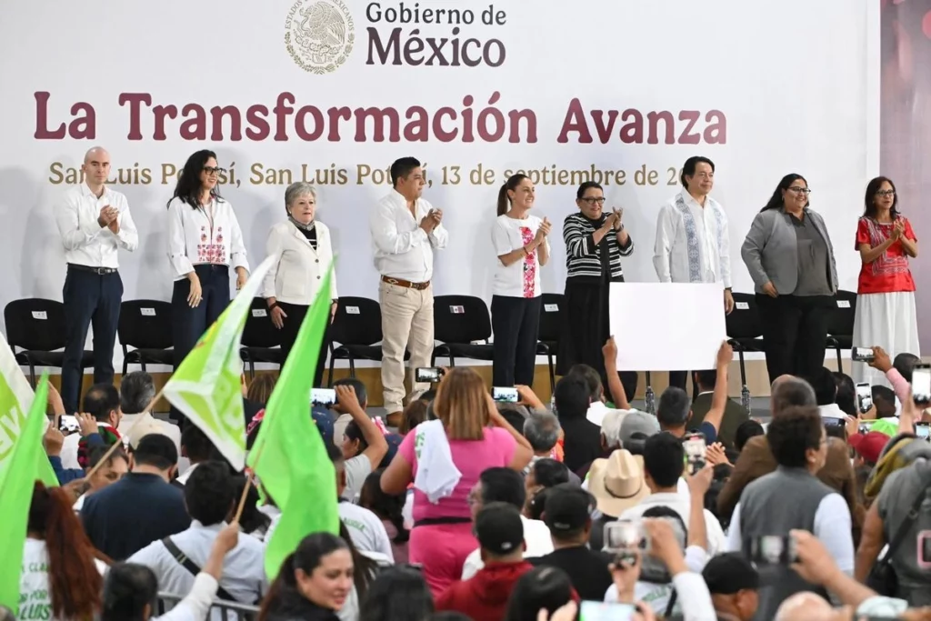 Sheinbaum defiende programas sociales y modelo de la 4T en gira por SLP