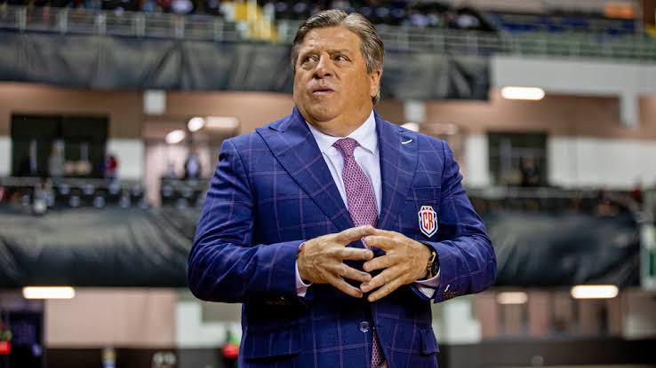 Afición de Costa Rica esta molesta con la gestión del «Piojo»