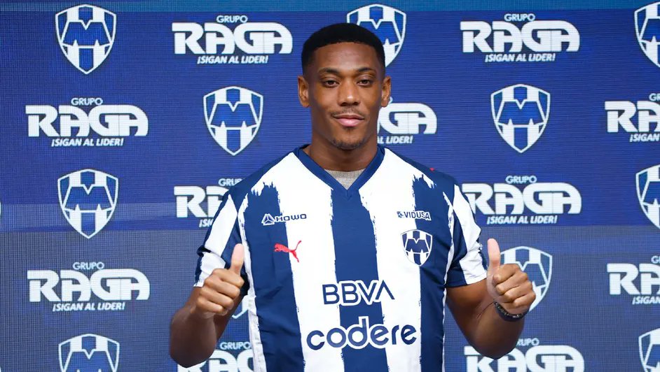 Martial es presentado con Rayados y esta listo para debutar de inmediato