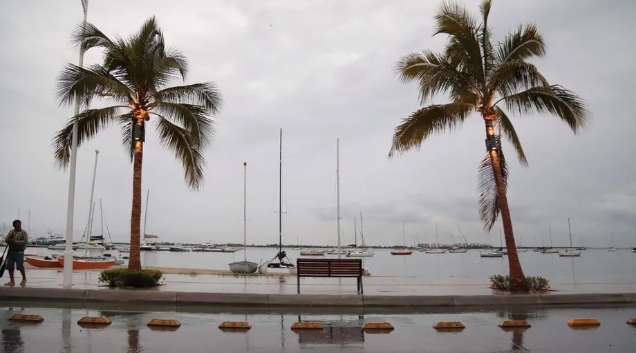 Tormenta Tropical Lorena se Debilita y Gira Hacia el Norte
