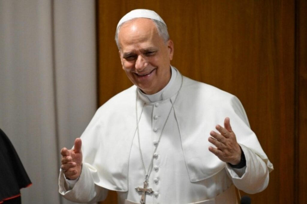 León XIV bromea sobre su elección como papa: “Aún me pregunto por qué”