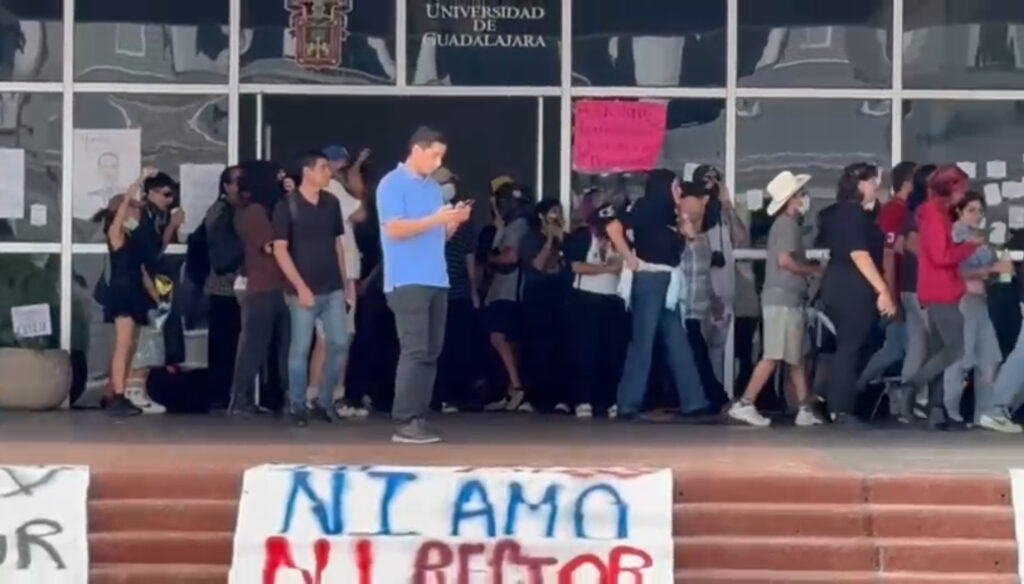 UdeG condena hechos de violencia en Rectoría General y reitera apertura al diálogo