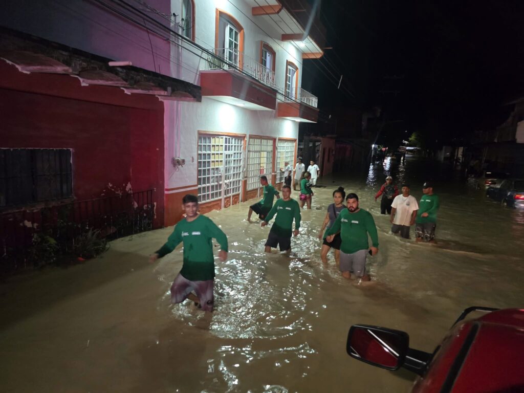 Fuertes lluvias dejan afectaciones en Puerto Vallarta