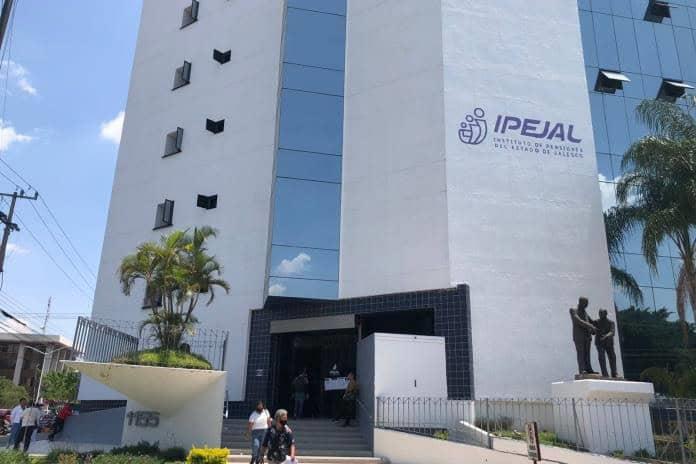 Exdirigente sindical del IPEJAL vinculado a proceso por abuso de autoridad