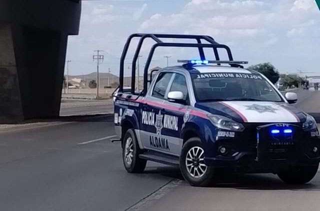 Armados despojan de camioneta en la carretera a Aldama