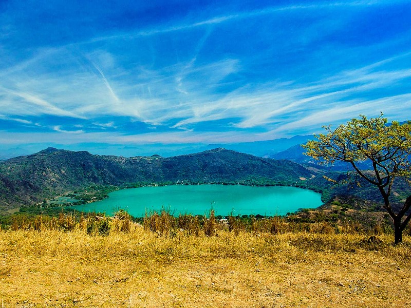 La laguna de Santa María del oro se vuelve turquesa. Investiga la UAN el cambio de color de las aguas