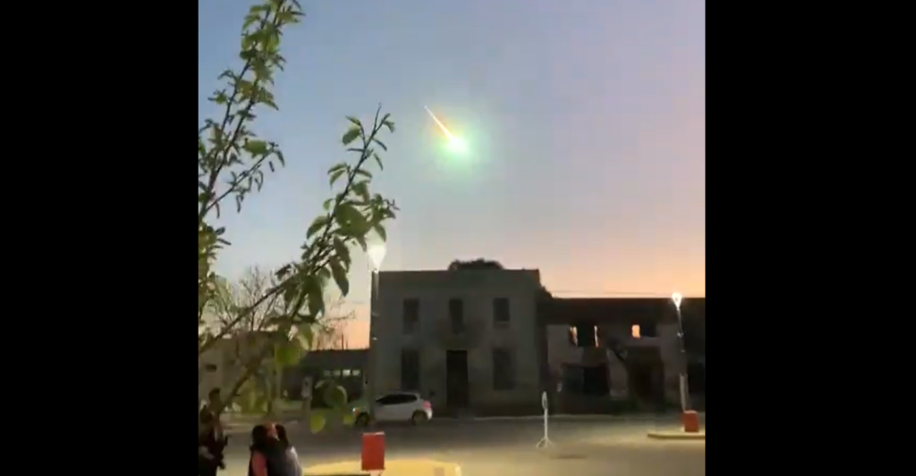 VIDEO: El cielo se ilumina con espectacular bola de fuego y genera curiosidad mundial