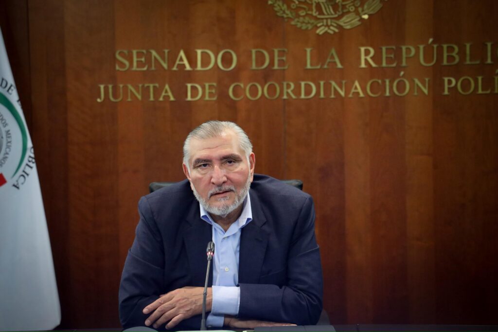 Adán Augusto niega irregularidades fiscales y acusa estrategia política de desprestigio